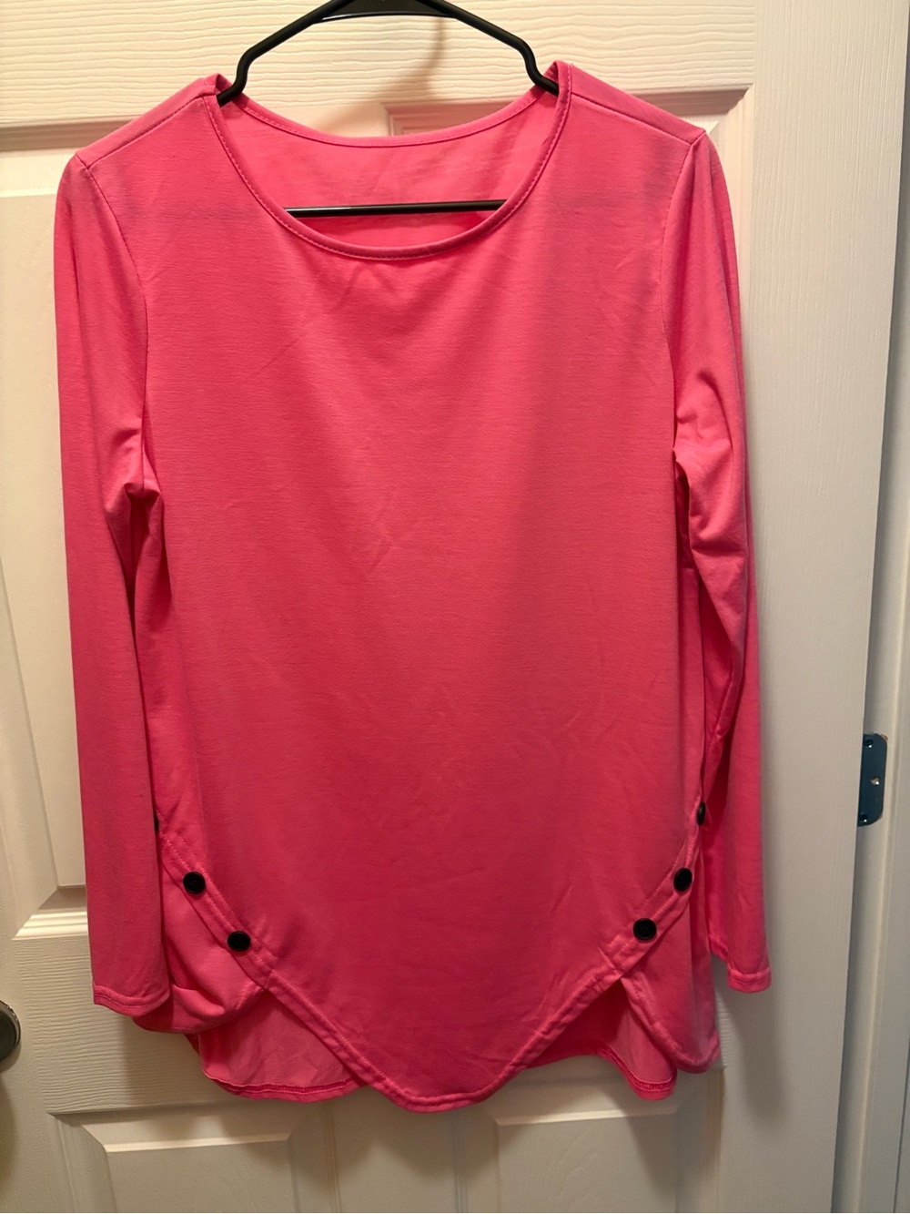 Women's Pink Long-Sleeve Button Hem Blouse